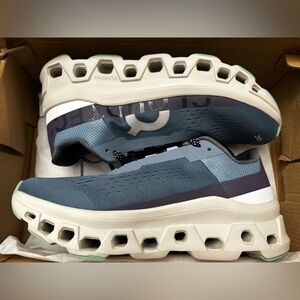 NWT Cloudmonster Dust Vapor Woman’s Size 8 NEW WITH BOX